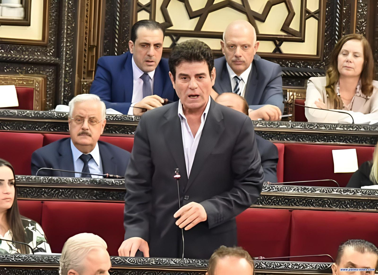 الفنان محسن غازي ينفي عزله من منصبه نقيباً للفنانين السوريين